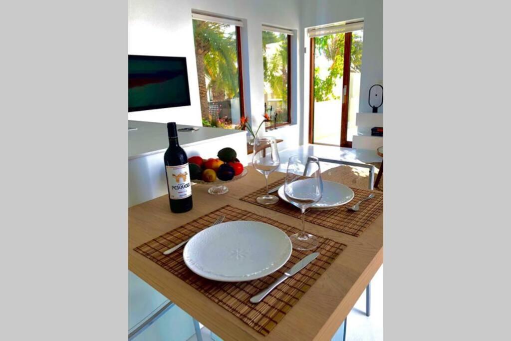 Unique, Stylish & Calm El Estanque By The Sea, Adults Only Βίλα Costa Teguise Εξωτερικό φωτογραφία