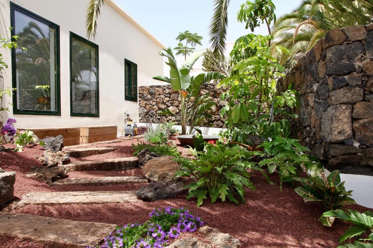 Unique, Stylish & Calm El Estanque By The Sea, Adults Only Βίλα Costa Teguise Εξωτερικό φωτογραφία