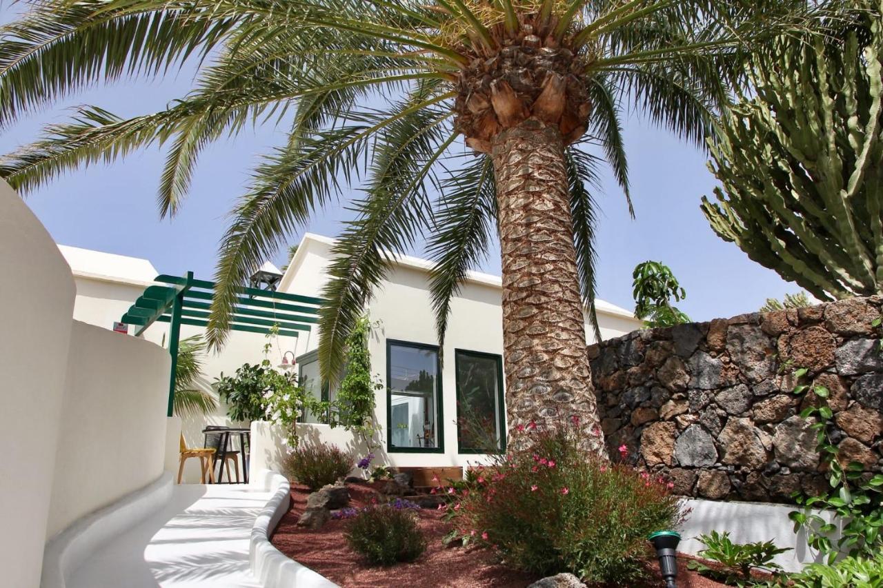Unique, Stylish & Calm El Estanque By The Sea, Adults Only Βίλα Costa Teguise Εξωτερικό φωτογραφία